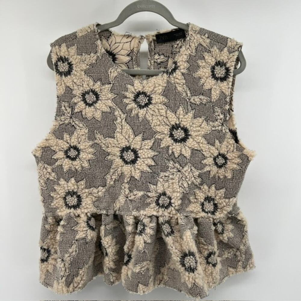 ZARA Sleeveless Peplum Top Blouse Womens L Raw Hem Floral Mixed Media BeigeBlack
